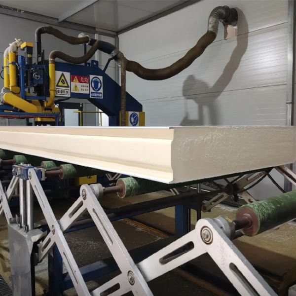 Panneau sandwich en polyuréthane PU de qualité B1/B2 à l'épreuve du feu avec mousse de polyuréthane au noyau