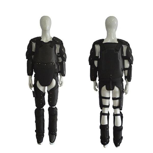 2024 Новый полностью защищенный черный жесткий огнезащитный костюм для борьбы с беспорядками