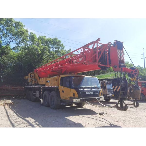 Max Load Moment 3 Second Hand Mobile Cranes Featuring Counterweight Block 72t Designed for Material Handling and Lifting