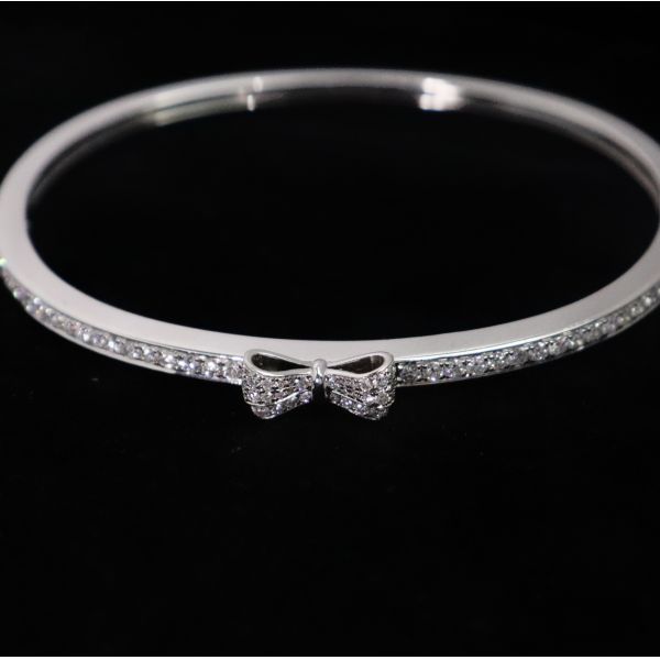 18k Gold Butterfly Ribbon Diamond  Bracelet Customized Fine Jewelry IGI GIA Lab Grown Diamond Engagement Wedding Banquet