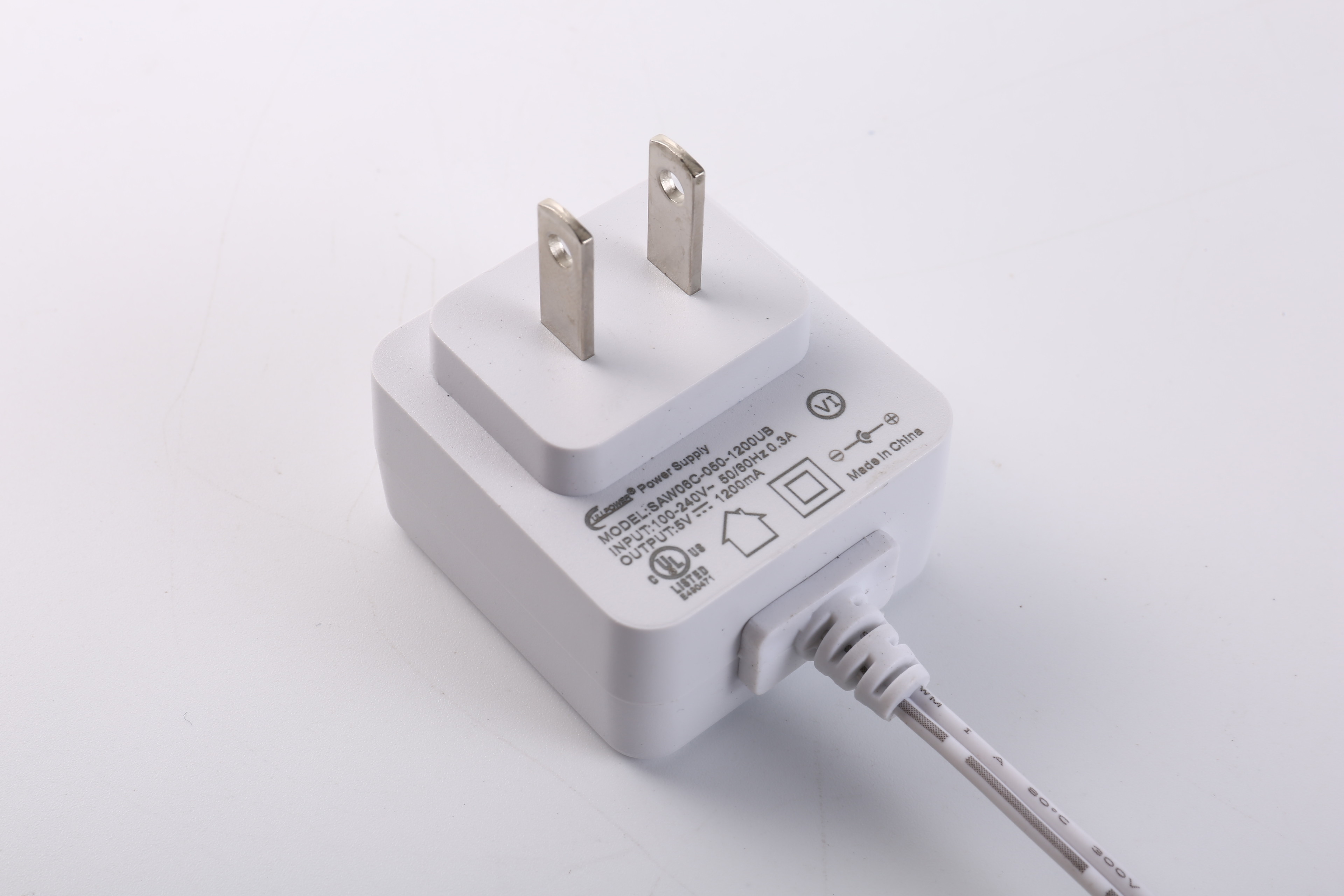 предохранение от переходника 5V 1A 5V 1.2A 12V 0.5A OCP OLP OVP силы 5V 0.5A 6W переключая