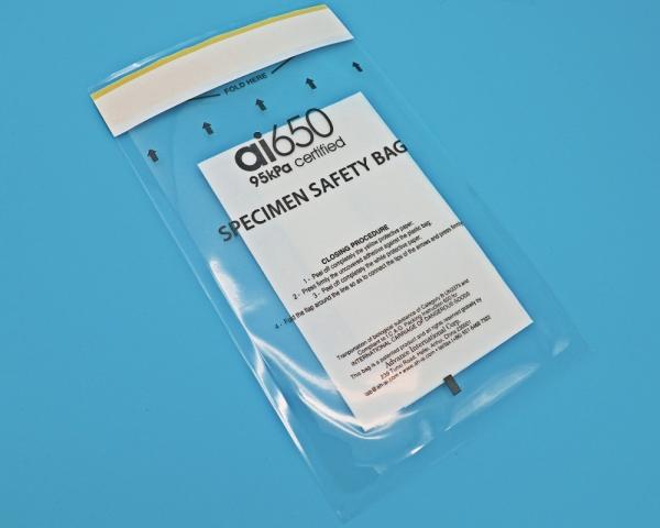 Sacos de alta pressão de 95 kPa para armazenamento de resíduos perigosos.