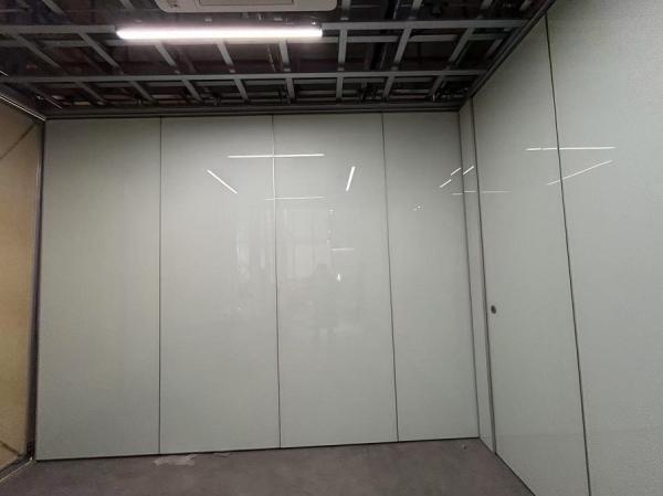 Divisez efficacement votre bureau ou espace commercial avec des murs de cloisons en verre mobiles élégants et modernes Installation facile