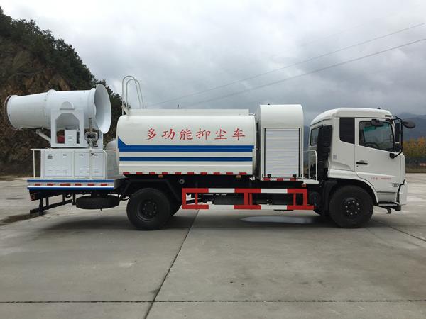Multifunctional Dust Suppression Water Truck With 80m Sprayer And Manual Transmission