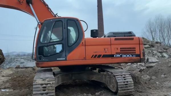Muito boa Escavação de segunda mão Doosan DX300 para exportação da China
