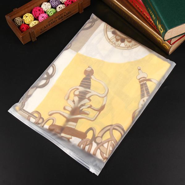 Customized Size CPE Zipper Bags Matte Frosted Packaging Bags With Ziplock Closure For Shipping