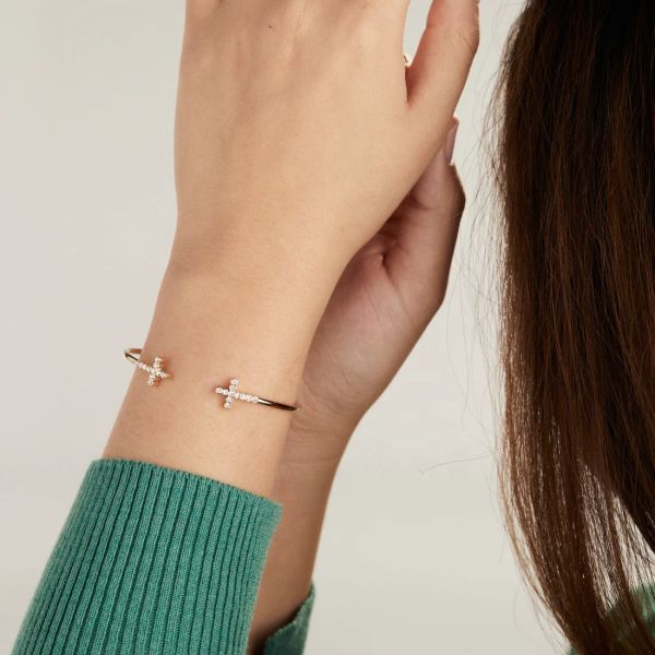 925 14K de oro Cruz Brazalete con cristal de zircón pavimentado para mujeres