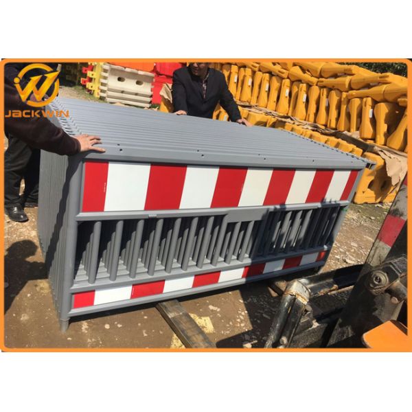 European Standard Road Safety 2000mm Plastic Traffic Barrier / Plastic Safety Barricade