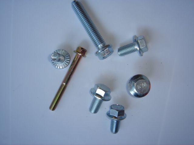 Carbon Stainless Steel DIN912 Hex Head Bolt with High Tensile Strength for Machinery Applications in M4-M64 Sizes