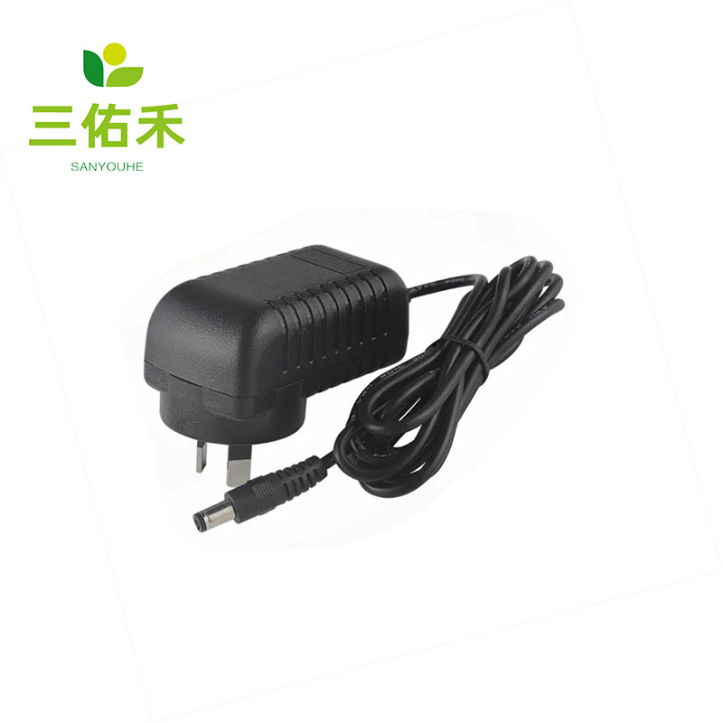 переходник SAA силы DC AC 12V 6.5A 78W переключая одобрил для ноутбука