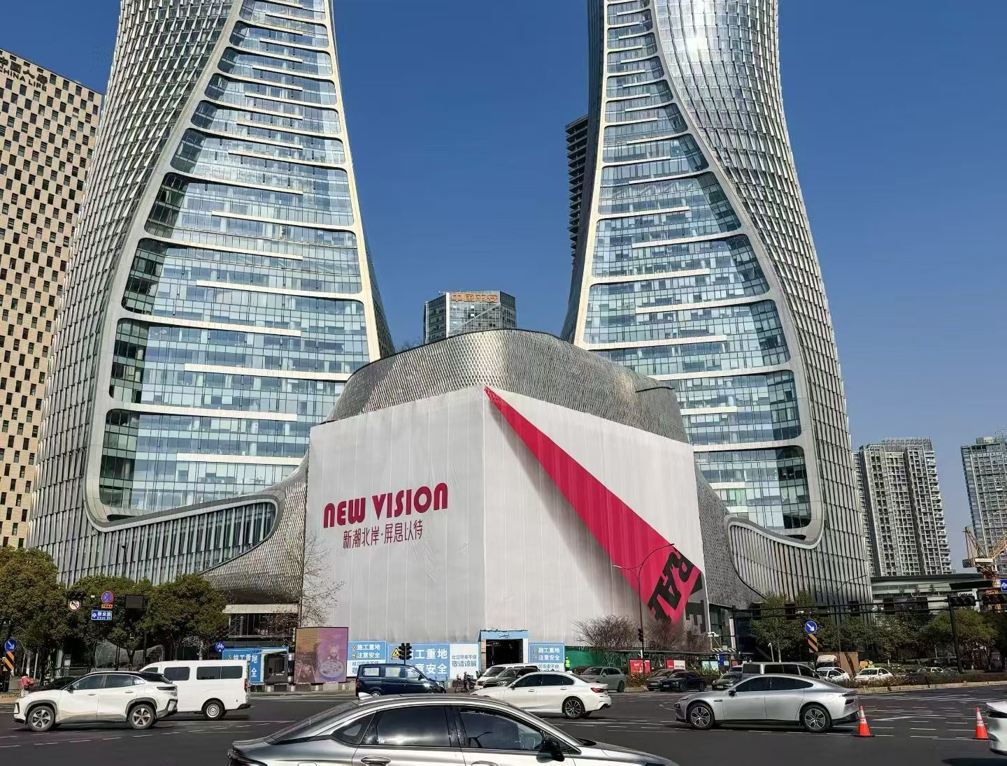 10000 Nit Ultra Bright Advertising Outdoor LED Display Screen For Extreme Climates