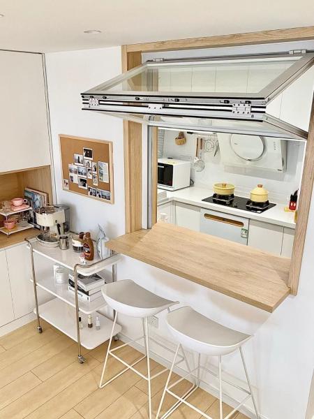 Contemporary Minimalist Frameless Folding Windows - 10mm Structural Glazing