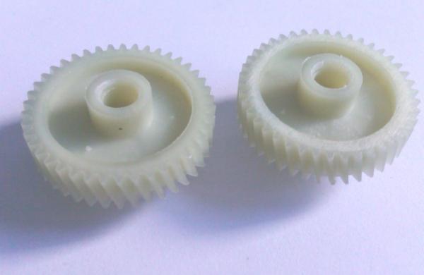 Durable Molded Custom Made Plastic Gears POM Material Heat Resistant