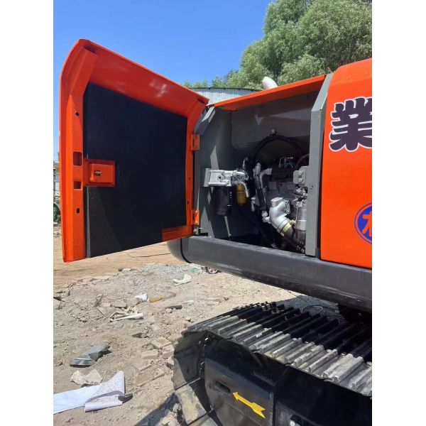 Hitachi ZX200-3 Excavator 20 Ton Tracked Excavator That Has Been