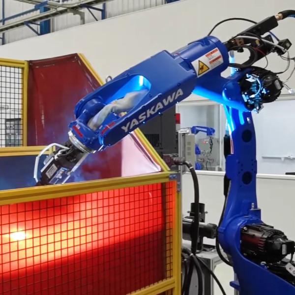 Supplier Robot Gun Cleaning Station Yaskawa AR1440 Automatic Robotic Arc Welding Robot Machine for Tig Mig Welding