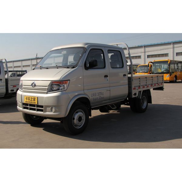 China light trucks T-king 4*2 double cab 1 ton mini cargo truck