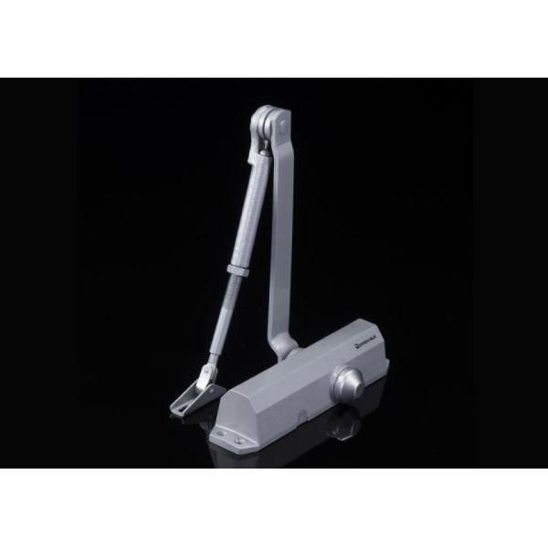 Усиленный тип жилая дверь - более близко, дверь среднего размера 4 - более близк