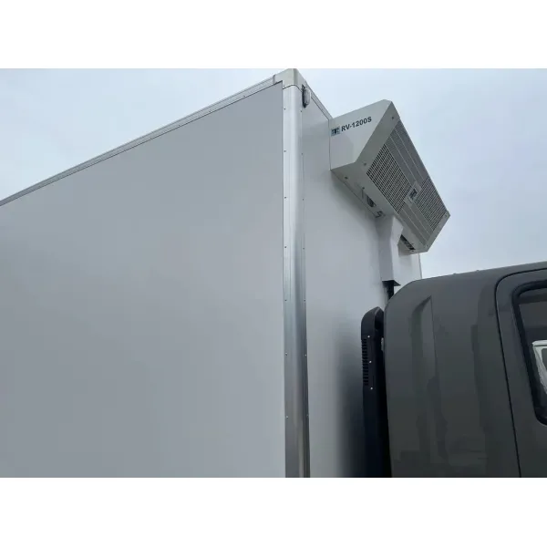 18t Isuzu Refrigerated Truck for Efficient Seafood Shipping 18t Isuzu 4X2 Refrigerated Truck Seafood Transport Truck Insulated Truck Fresh Meat Transport Truck