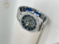 Nuevo diseño impermeable de plata de bisel de cuarzo Reloj de buen precio Logotipo personalizar reloj para hombres