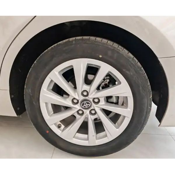 Medium Size Vehicles in Daytime Light LED 10 Automatic Transmission Leather Dark