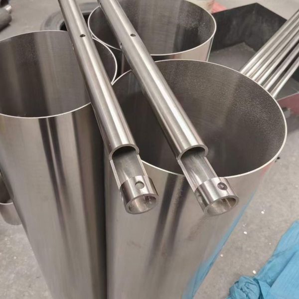 Seamless & Welded Stainless Steel Pipe Bright Finishing / Pickling  Solid Solution SS Pipes