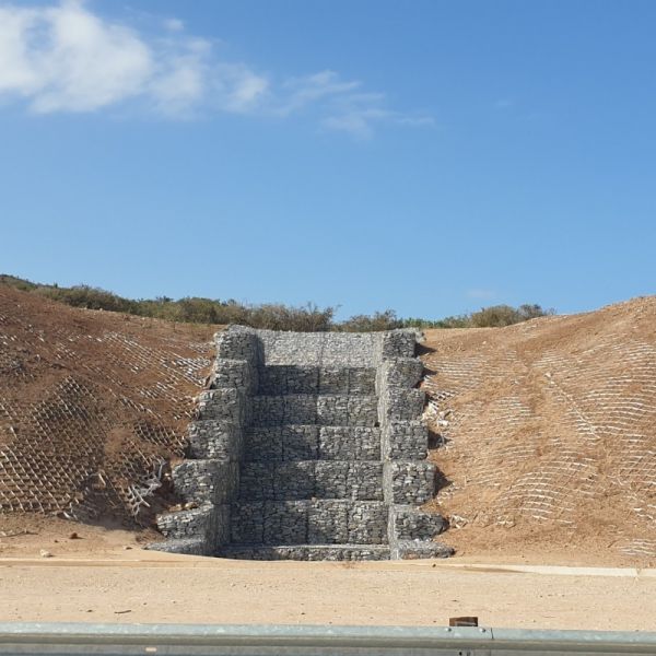Corrosion Resistant Gabion Bags Geotextile Geobag For Slope Stabilization