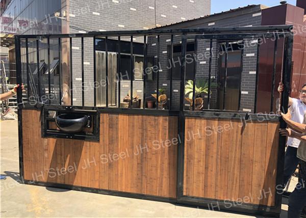 Painéis galvanizados da tenda do cavalo do mergulho quente com porta deslizante e porta do alimentador