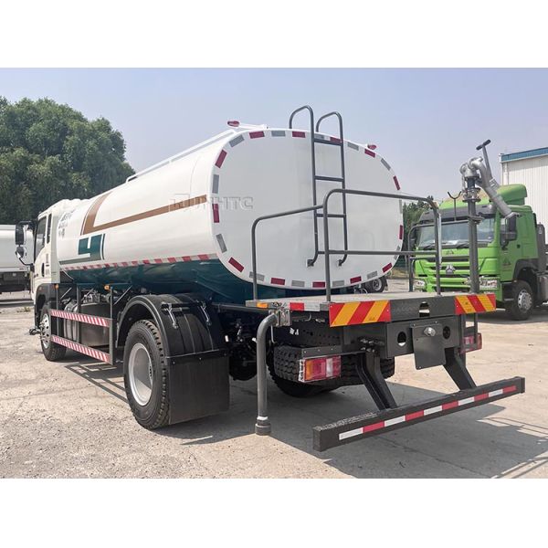 Camion-citerne à pulvérisateur Sinotruk HOWO 6X4