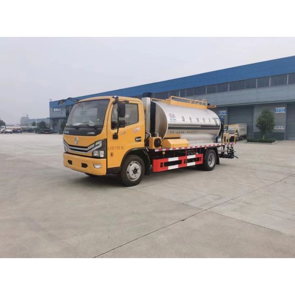 Automotive Asphalt Pressure Distributor for Road Maintenance Asphalt Distributor