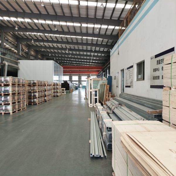 High Transmittance Solar Tempered Glass Mistlite Low Iron Tempered Glass Customized