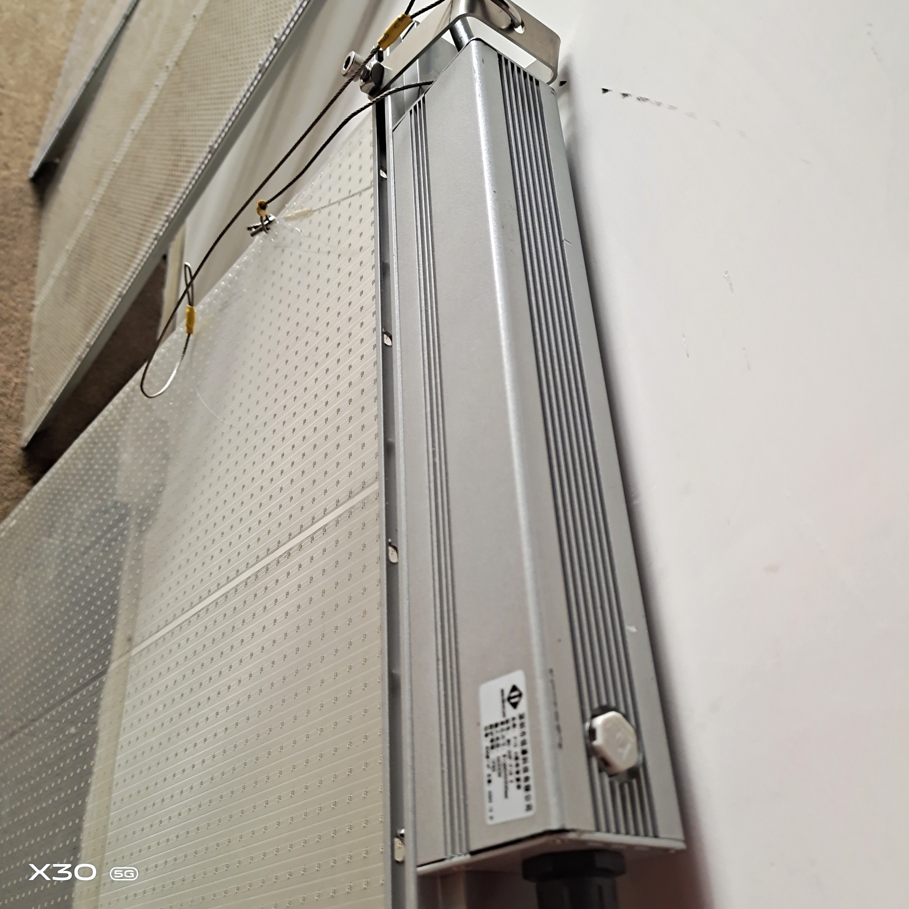 Дуга FCC 120W/M2 привела занавес приведенный экрана 4200CD/Sqm фильма прозрачный