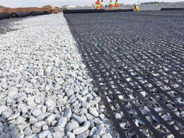 Uniaxial Anti Corrosion Polyester Geogrid Low Elongation for Tunnel Construction