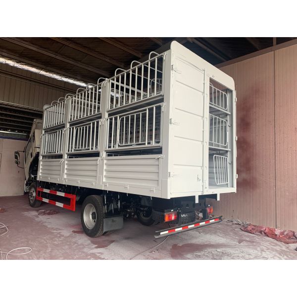 Dongfeng 4x2 Small Stake Lorry Vehicle Load 5 Tons Cargo Truck for Sale