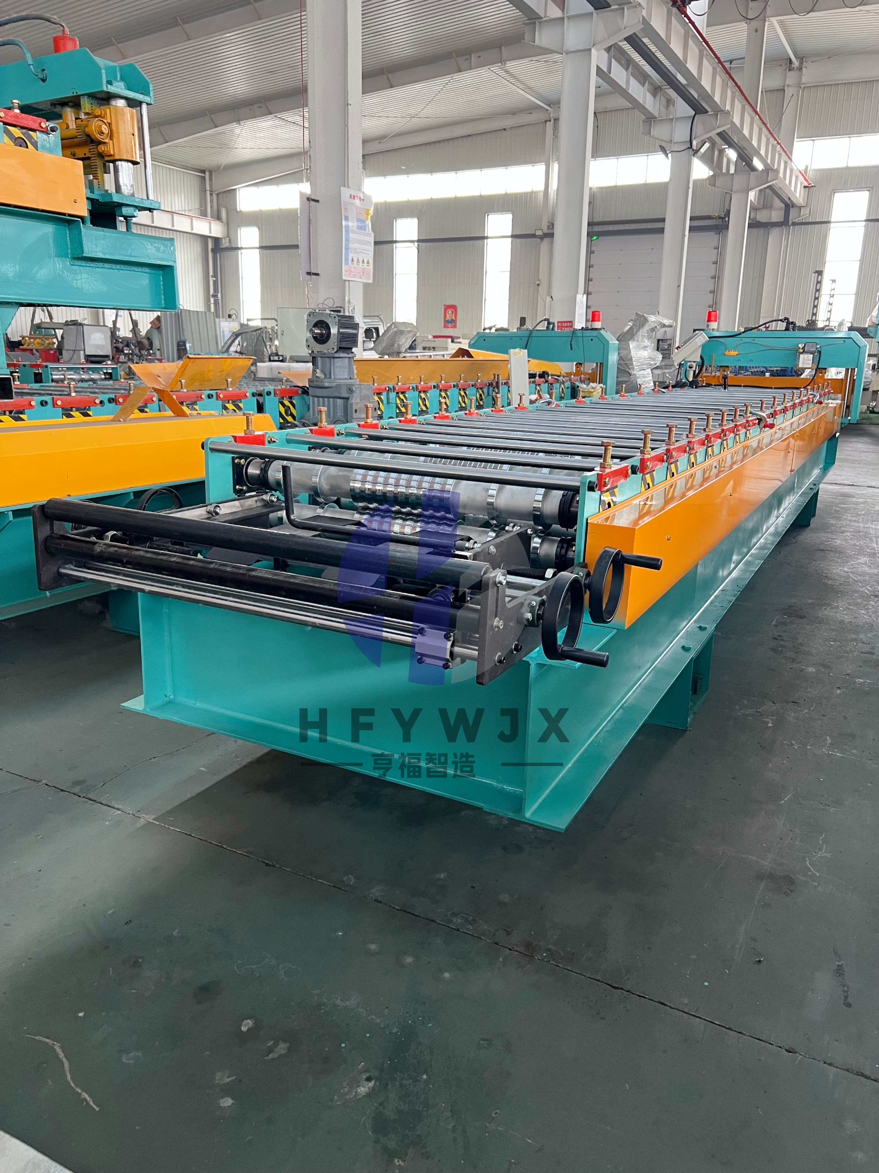 Automatic Corrugated Roof Sheet Machine with 40m/min Max Speed, PLC Touch Screen Control, and ±1mm Precision for Metal Roofing Panels