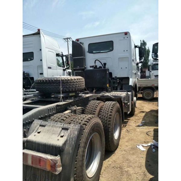 SINOTRUK HOWO SITRAK T7H 390hp 430hp 6x4 engine truck head prime mover with trailer tractor trucks