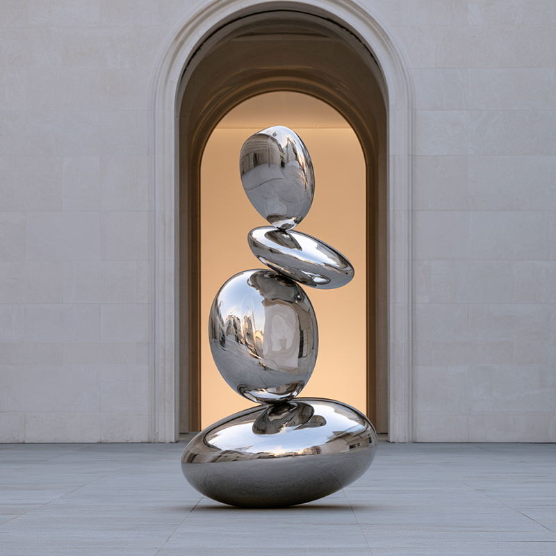 Reflective Stainless Steel Pebble Sculpture for Public Art Installation