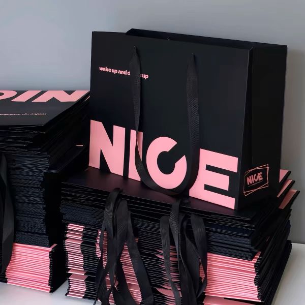 17x8x21cm Bolsas de artesanía 20x10x28cm Bolsas de embalaje para regalos Color personalizado