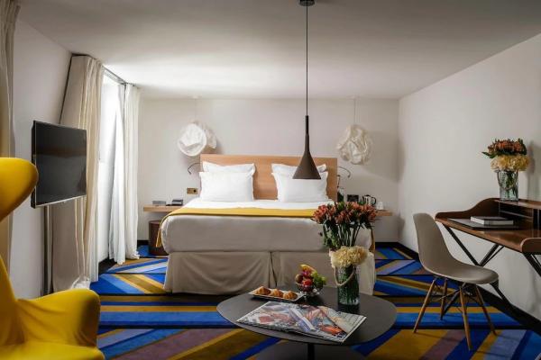 Mauritania hotel furniture from China manufactuer wood bed with nighstand and Upholstered sofa chairs