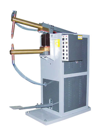 O pé operou o soldador do ponto, Braço-Tipo soldadores do balancim 50KVA do ponto da resistência
