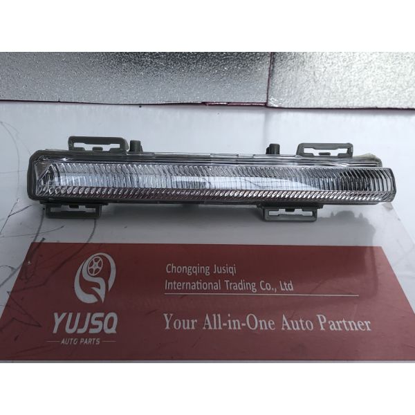 Feux de jour droits pour voiture 2049069000 pour Mercedes Benz W204