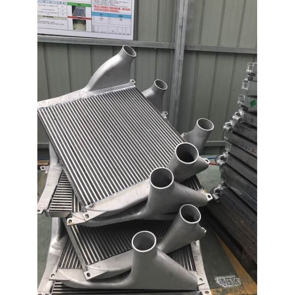 Aluminum high performance automotive radiator for truck air to air heat exchangers