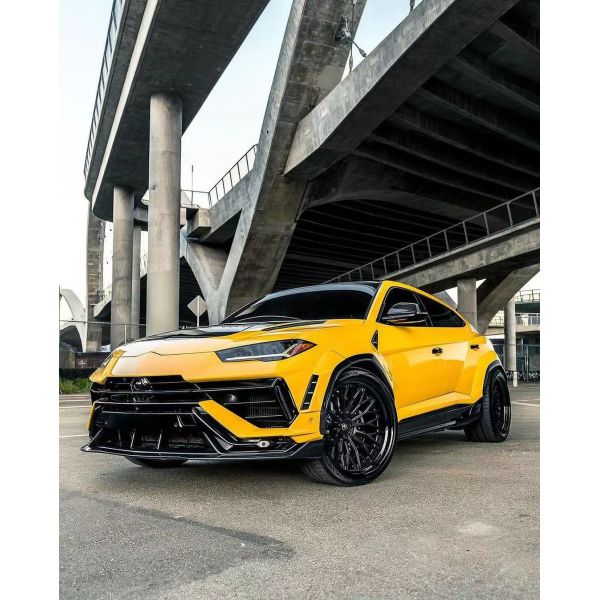 Black Lamborghini Body URUS Upgraded 1016 Hood Spoiler Wide Body Kit