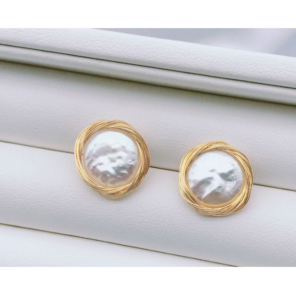 Natural Pearl Necklaces Charmming Korean Fashion Pearl Earrings For Women Hoop Round Earring Jewelry