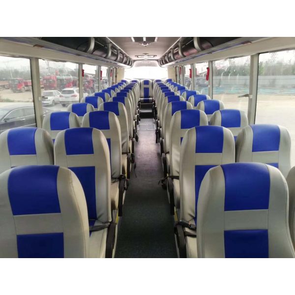 Autobus de touristes de Yutong d'occasion YC6L330-20 2011 moteur ZK6127 de cylindre des sièges 6 de l'an 55