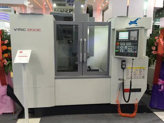 Vmc850 CNC Vertical Machining Center in Stock High Precision Vmc Series Milling Machine