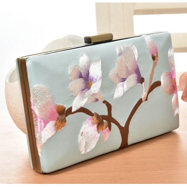 Evening bag retro hand-embroidered silk embroidered clutch bag banquet evening bags new Japanese and Korean