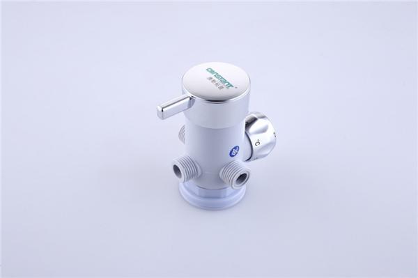 Brass Thermostatic Hot Water Valve , Filter Device Solar Thermostatic Mixing Valve