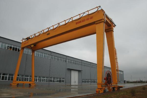 Double Beam Manual Travelling Gantry Crane / 120t - 32m - 22m /