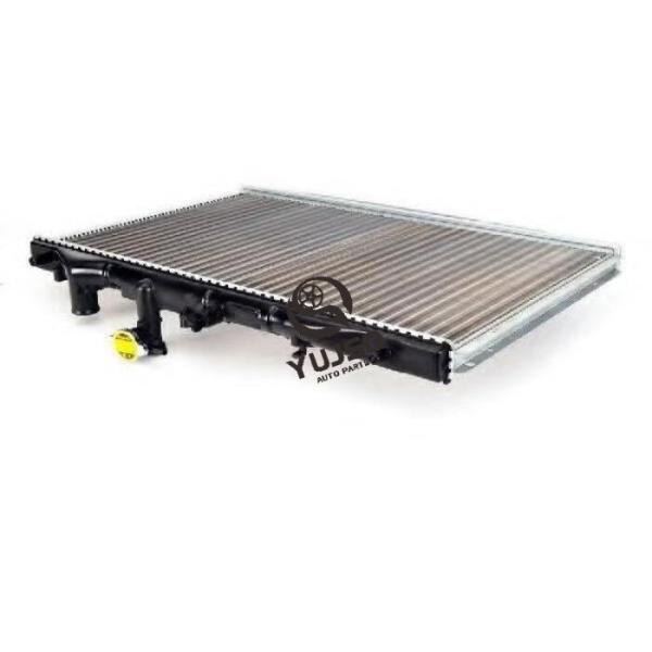 Partie du système de refroidissement en aluminium du radiateur MAZDA 626 F8C1-15-200