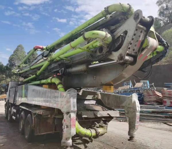 Pompes à béton budgétaire 2017 camion Zoomlion 56m d'occasion avec un service après-vente approuvé